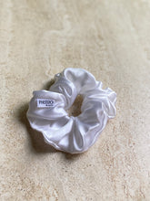 Load image into Gallery viewer, Silk Scrunchy