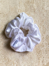 Load image into Gallery viewer, Silk Scrunchy